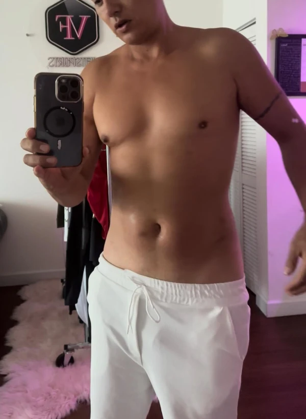 Client sharing a mirror photograph of their torso